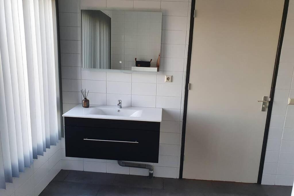 Vrijstaand / Landelijk Appartement Met Uitzicht! De Wijk Экстерьер фото