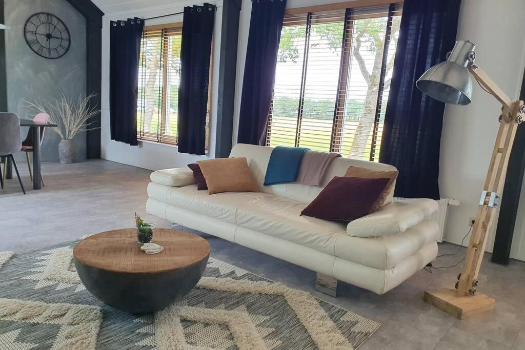 Vrijstaand / Landelijk Appartement Met Uitzicht! De Wijk Экстерьер фото